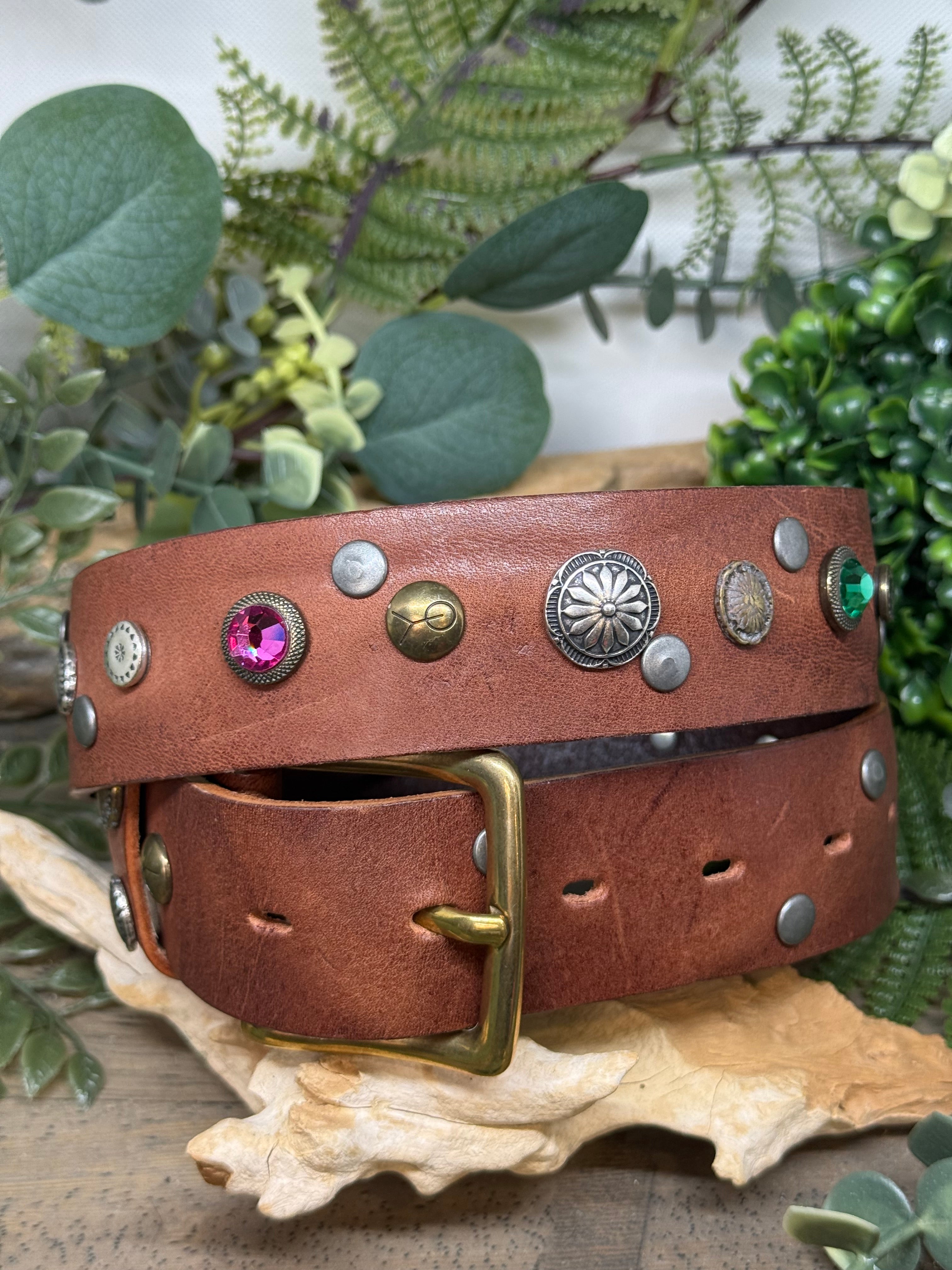 Ceinture Rivets et Pierres Yolète