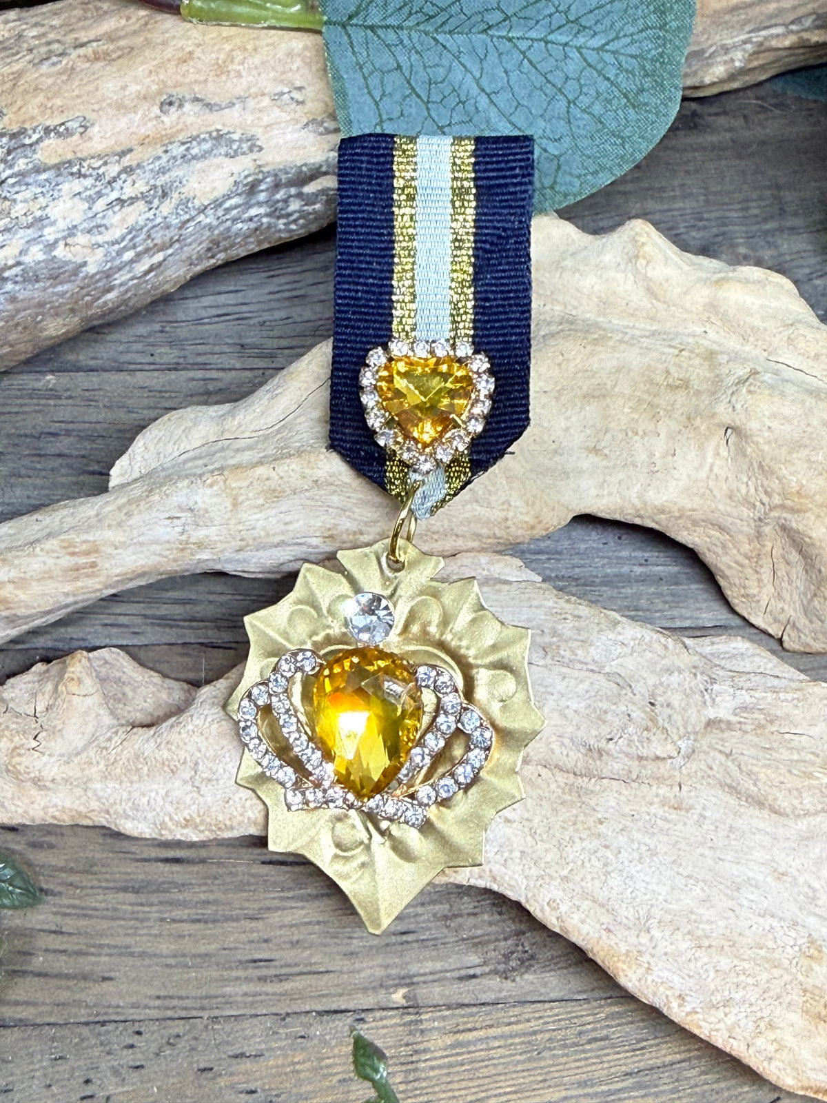 Broche/Médaille Azafran Rosa