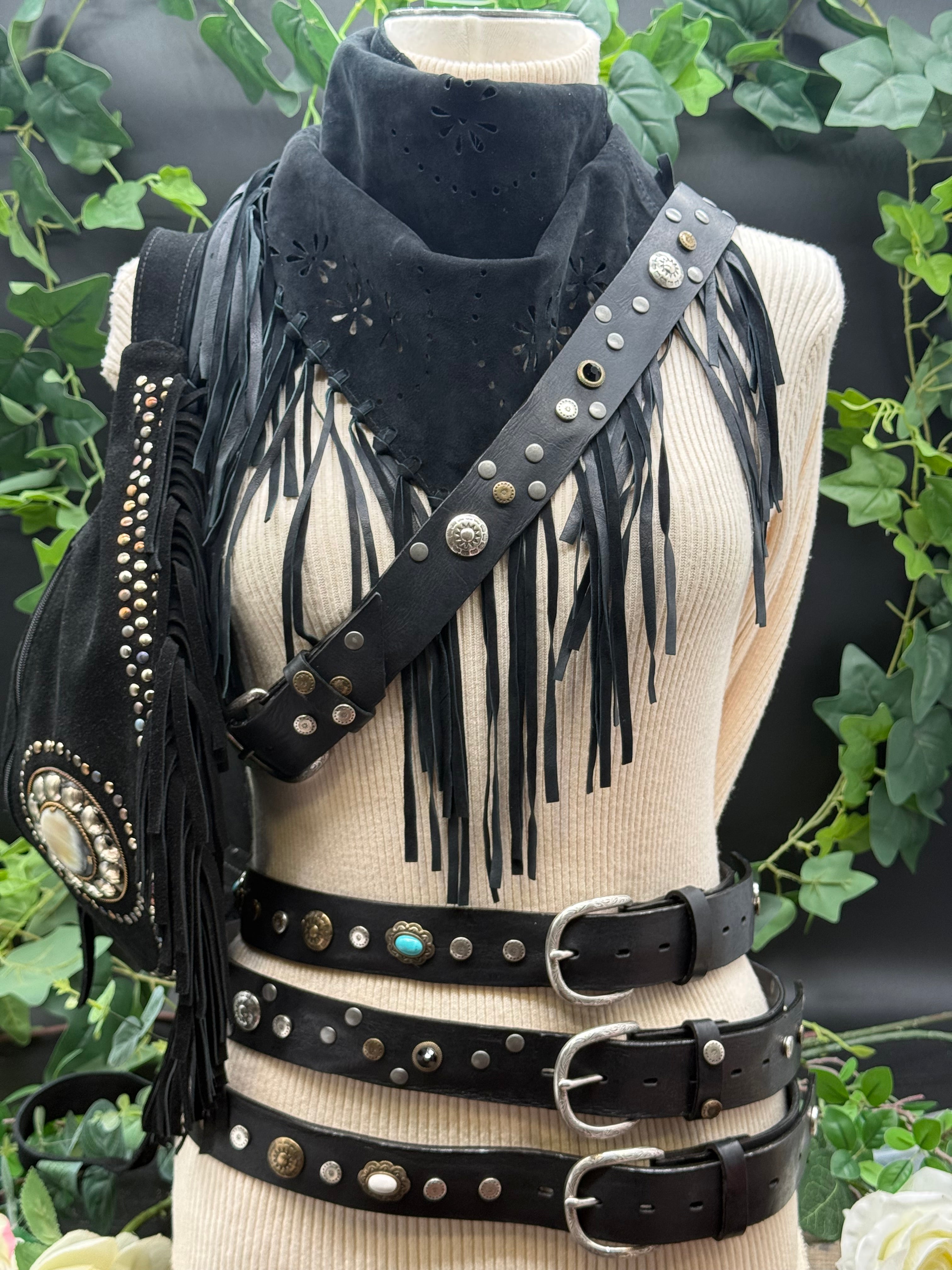 Ceinture Rivets et Pierres Yolète