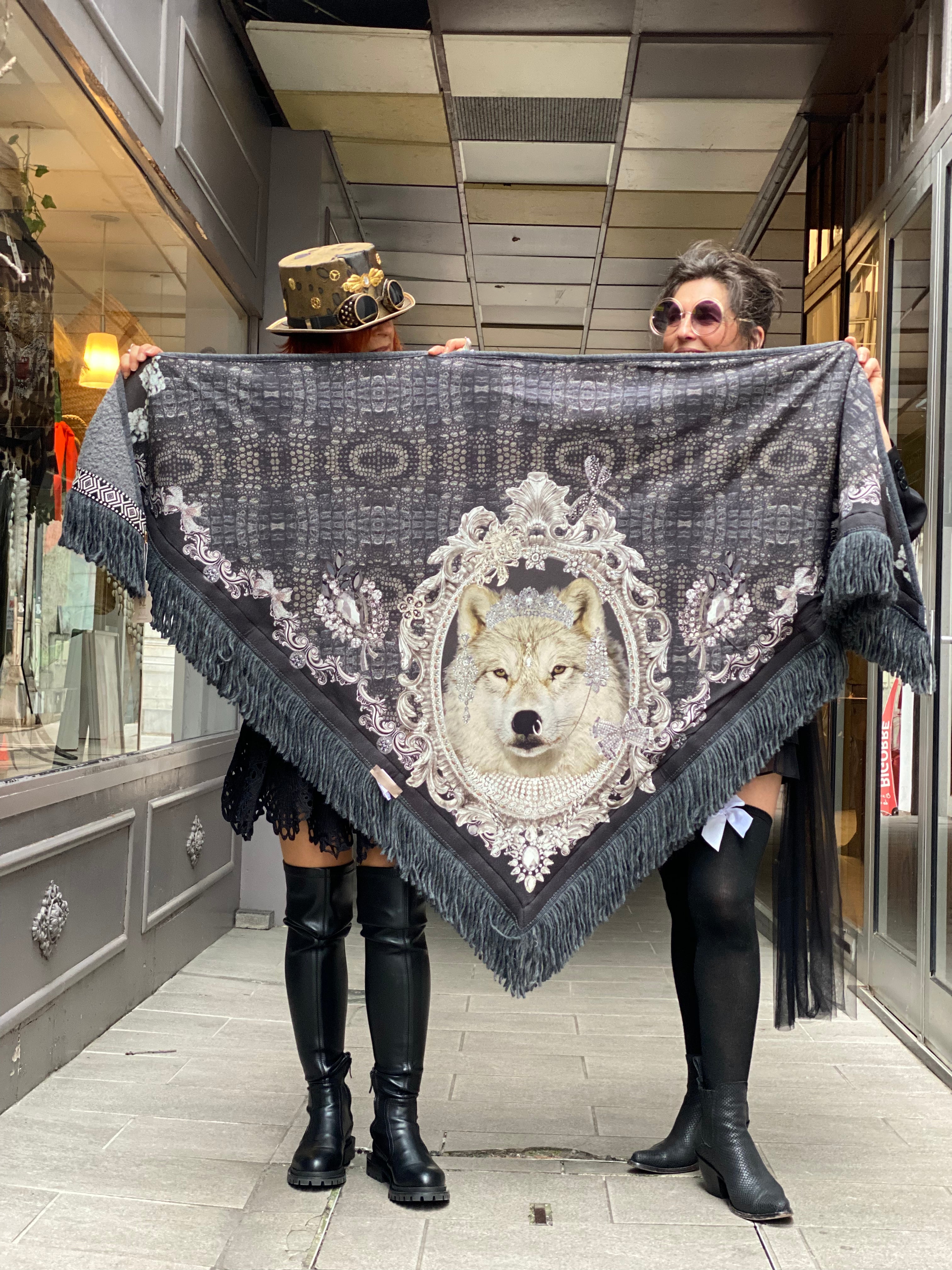 Yaholo Katherina Loretta Buckle Poncho