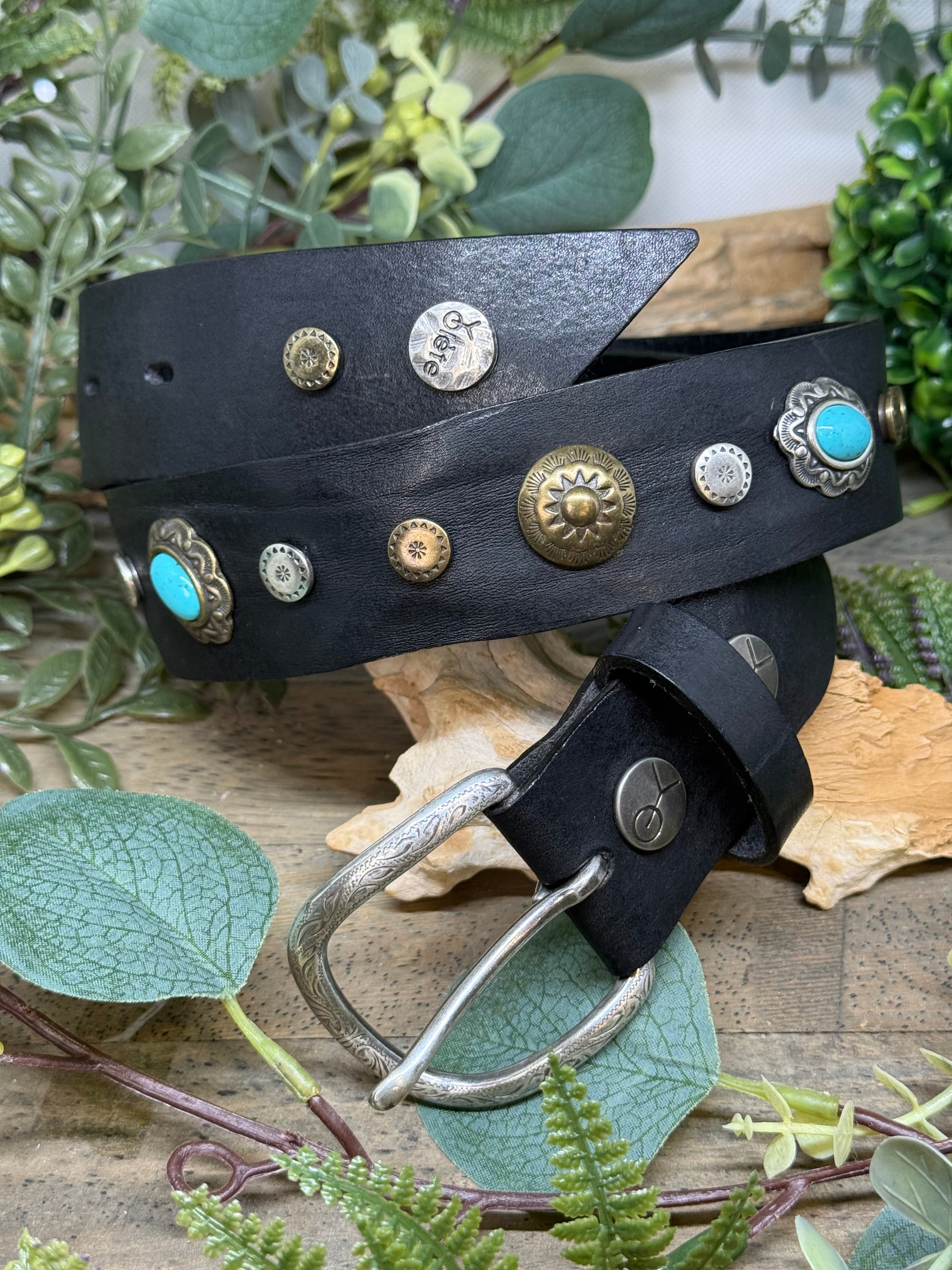 Ceinture Rivets et Cabochons Yolète