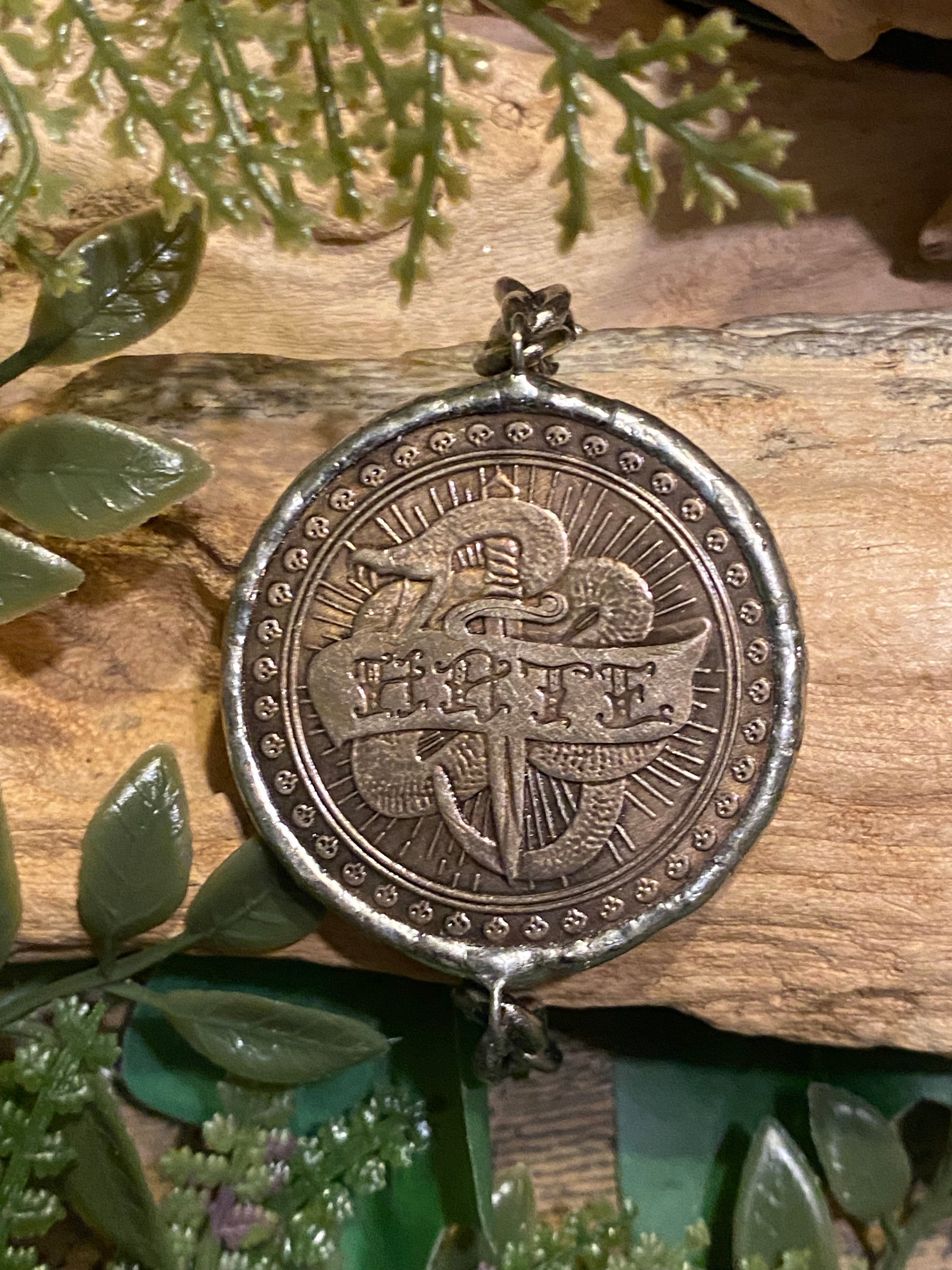 Laurel Iguan Bracelet