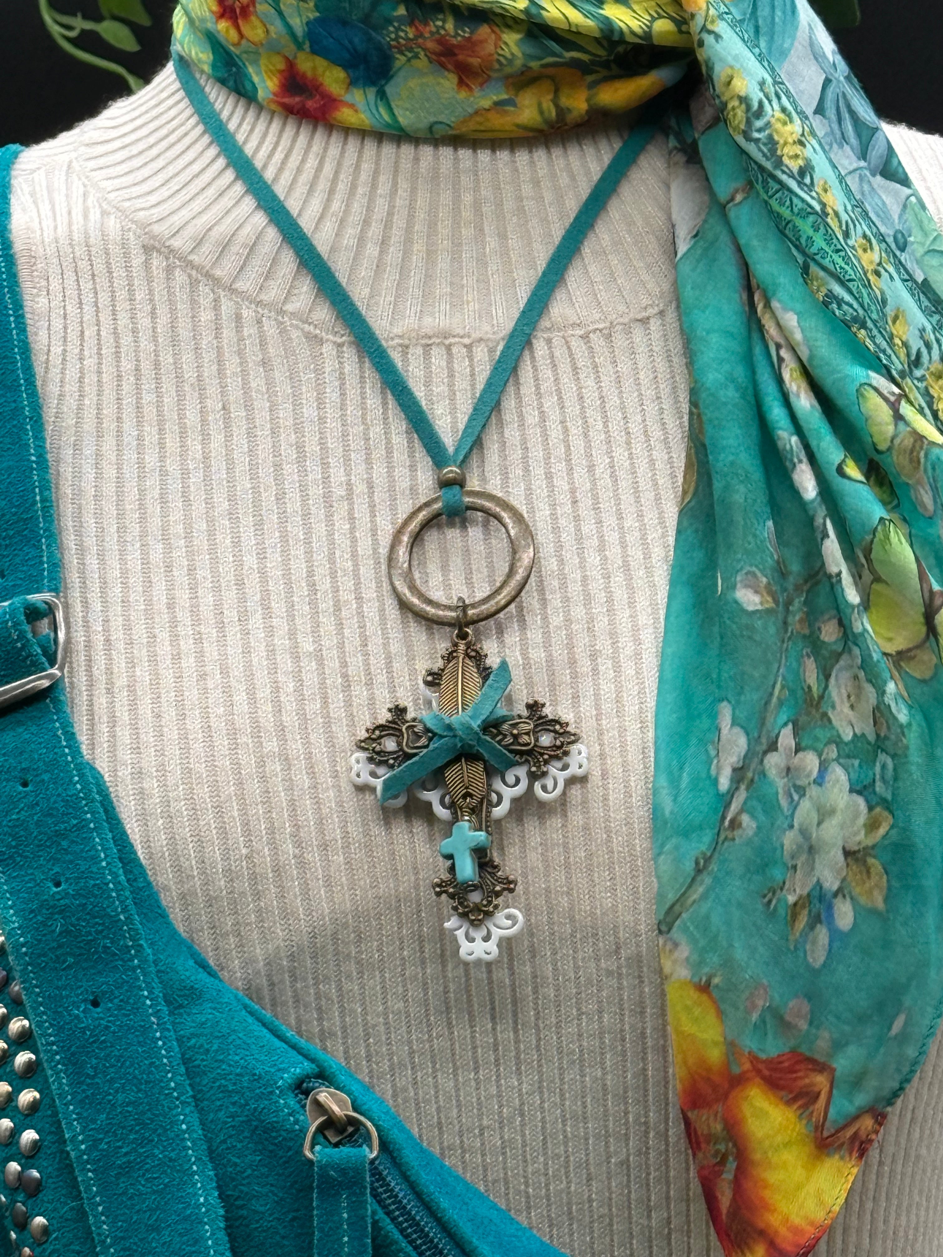 Collier Croix Sig de Tana