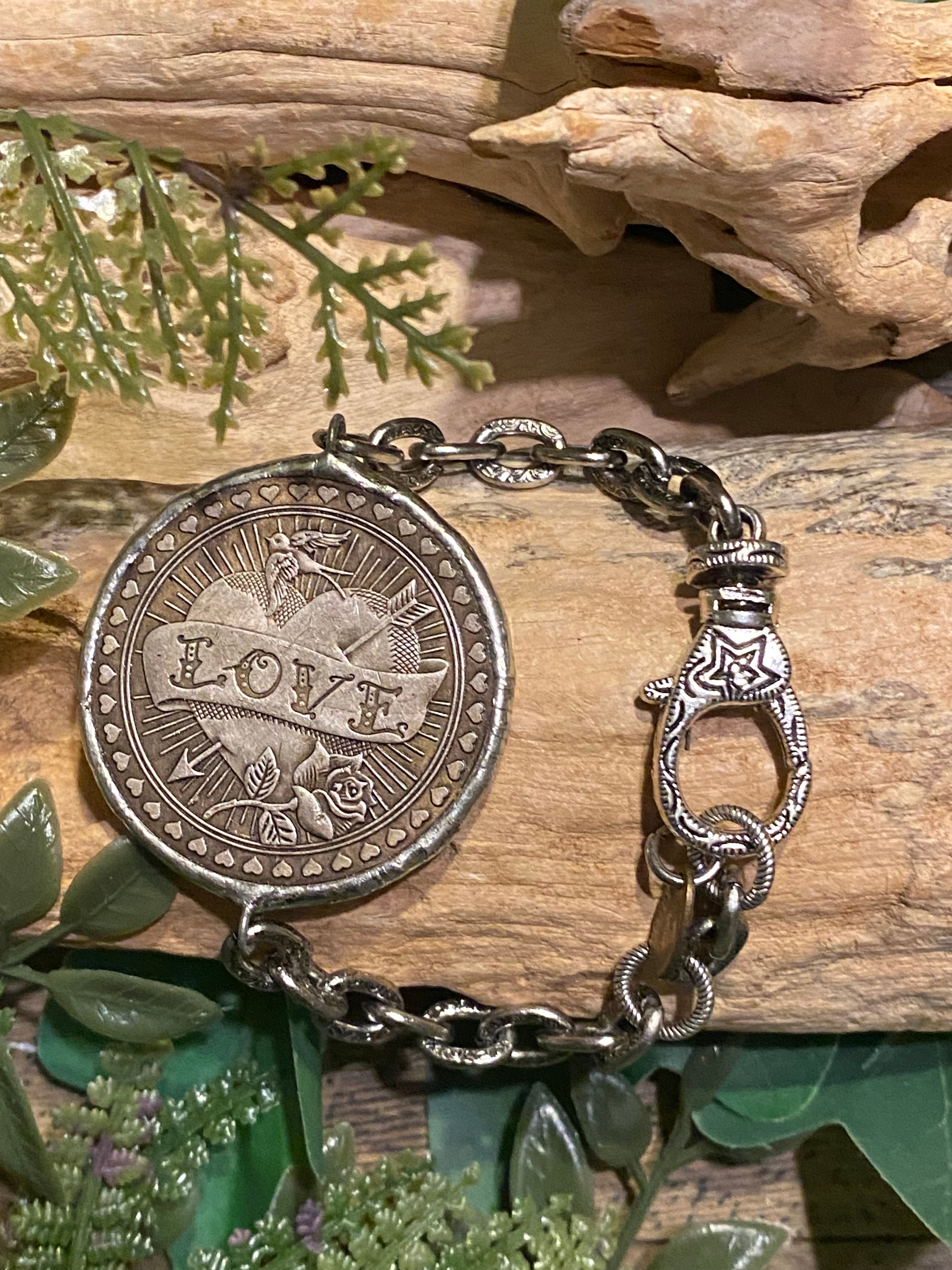 Laurel Iguan Bracelet