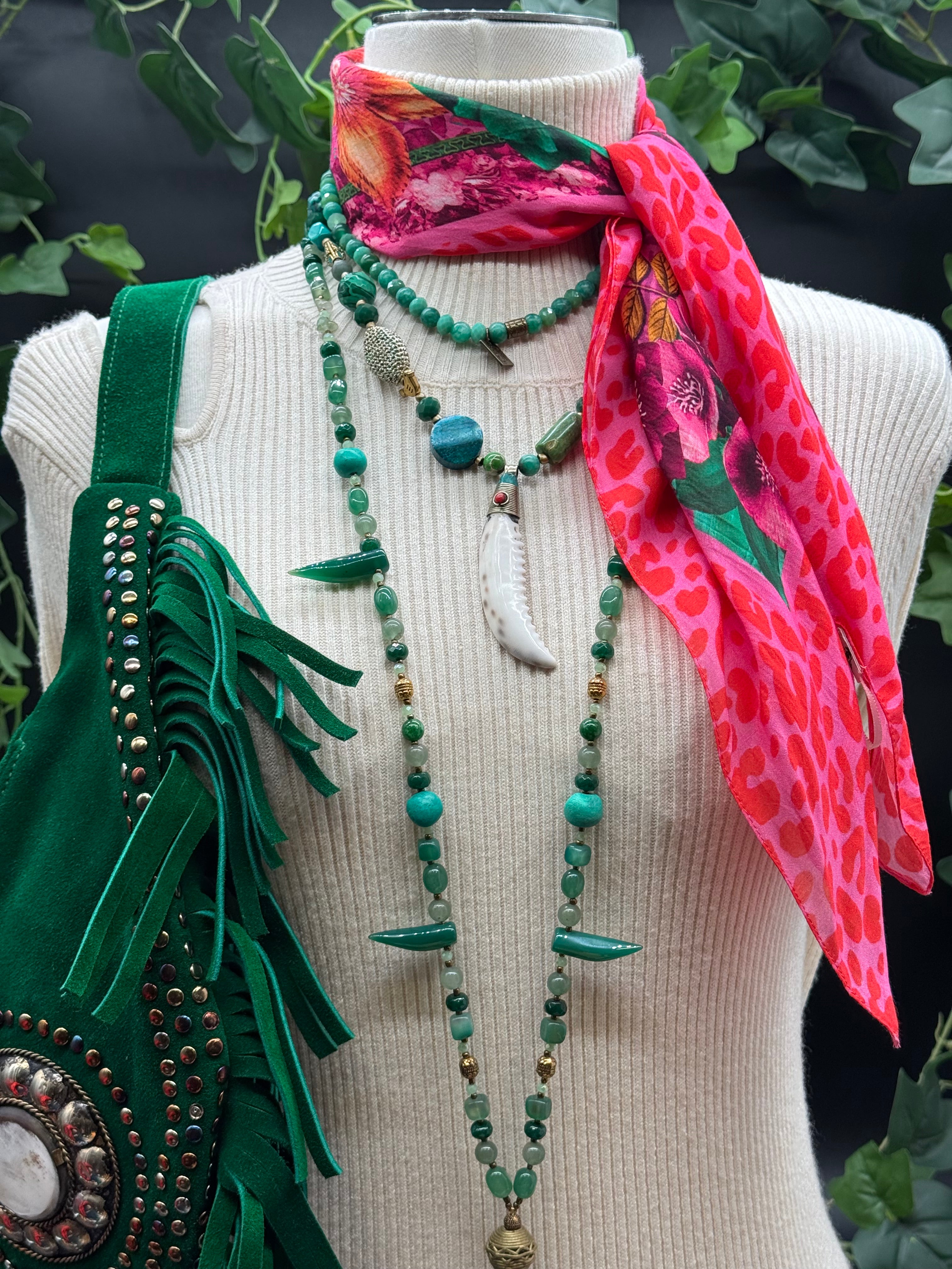 Carré Modal Amulette Rose Brokante