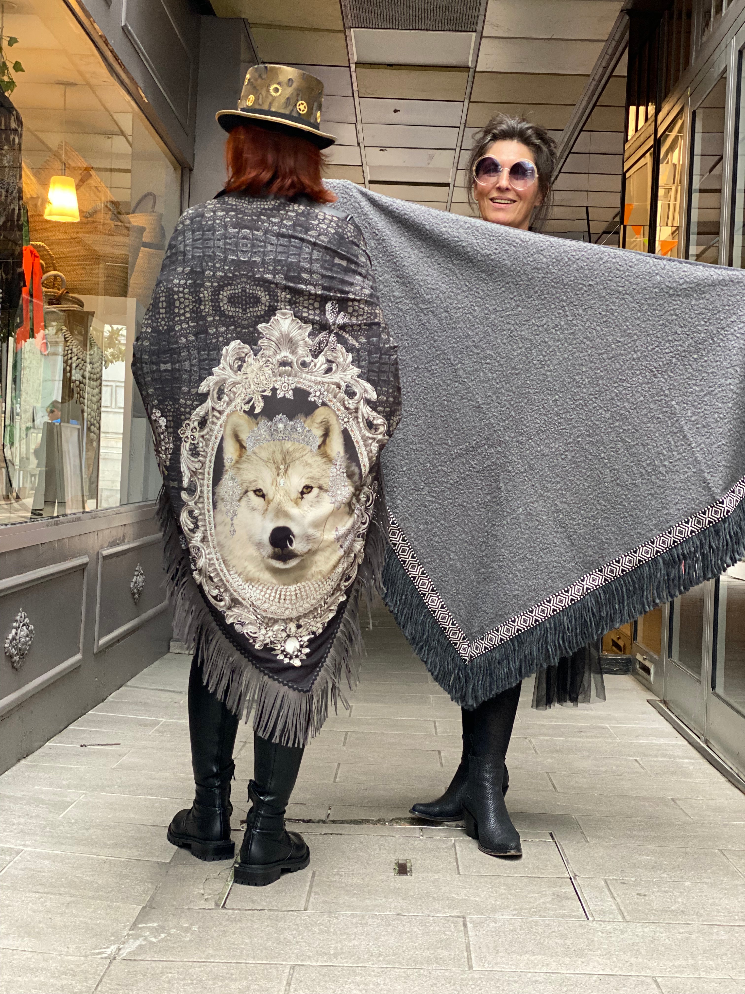 Yaholo Katherina Loretta Buckle Poncho