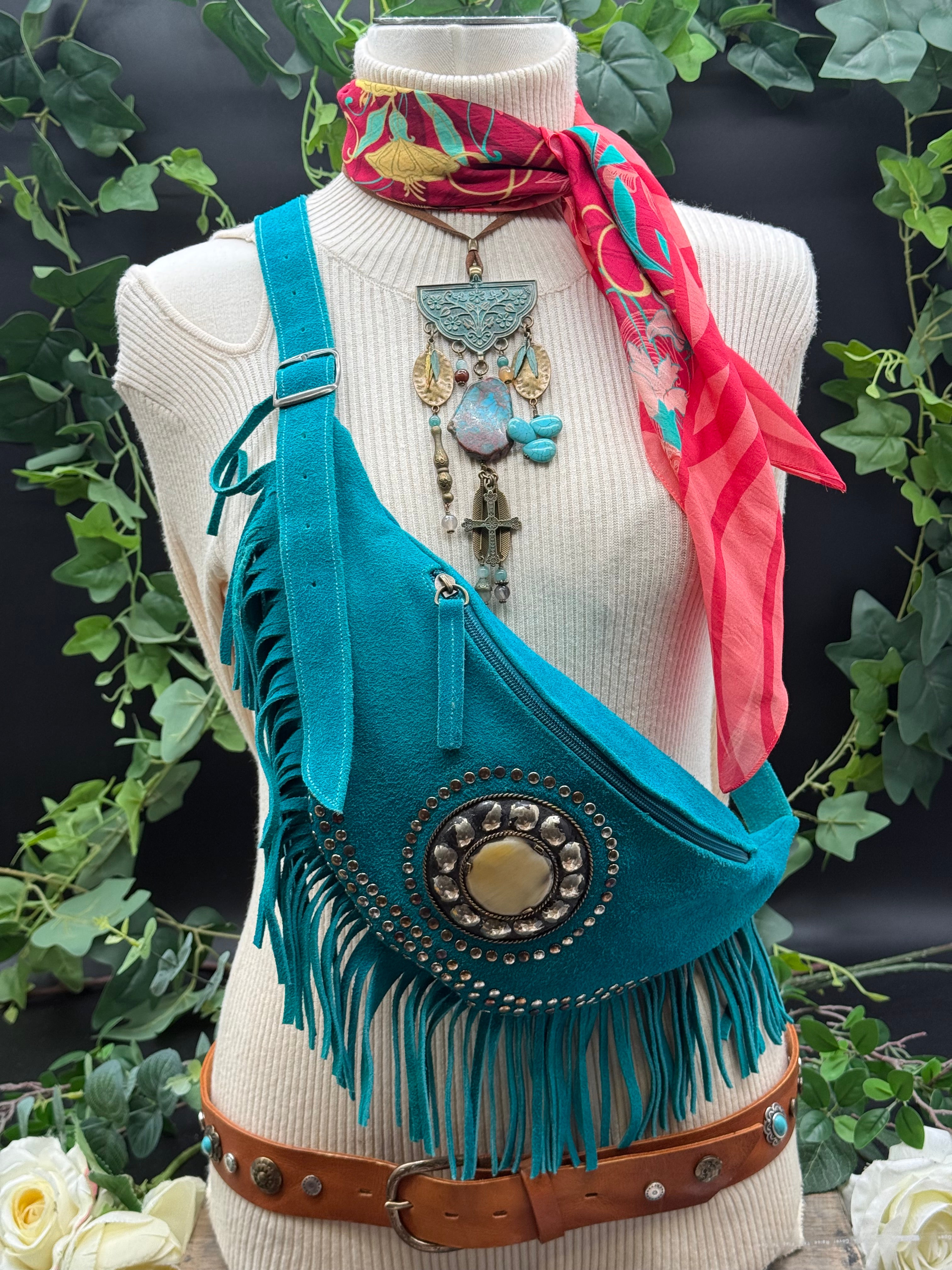 Carré Modal Cléopatre Rubis Brokante