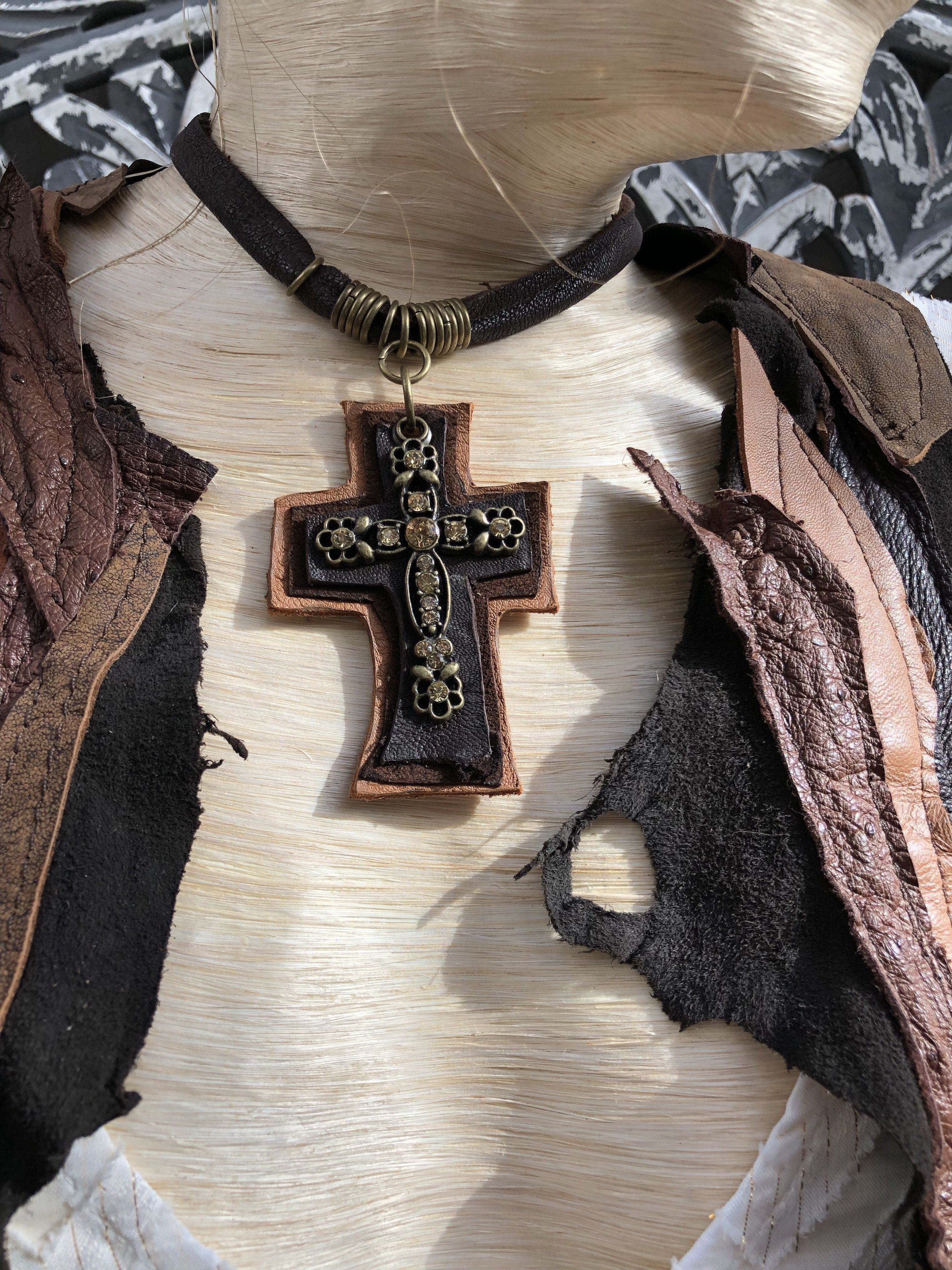 Choker Antonia Iguan