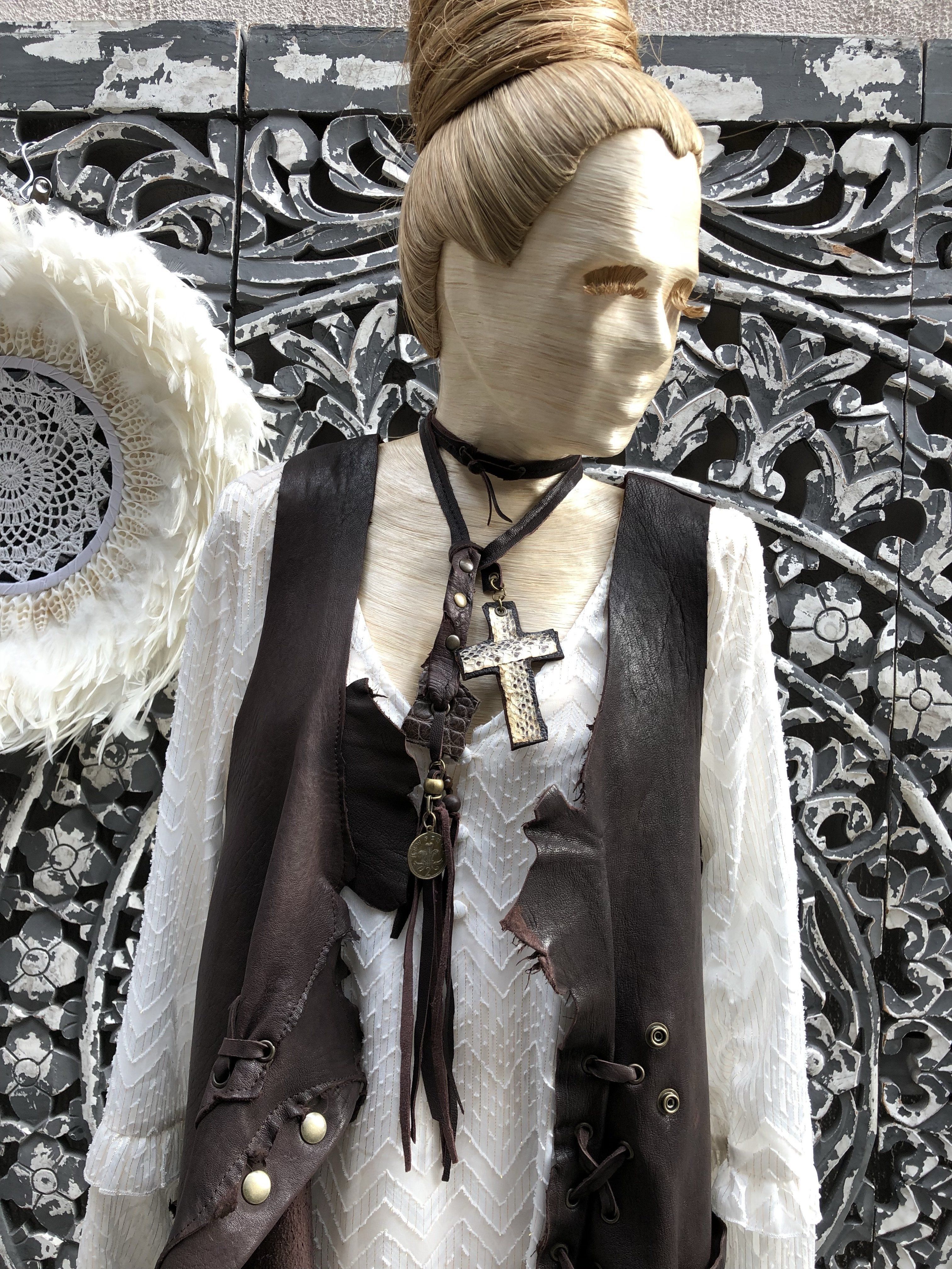 Elisa Iguan Necklace