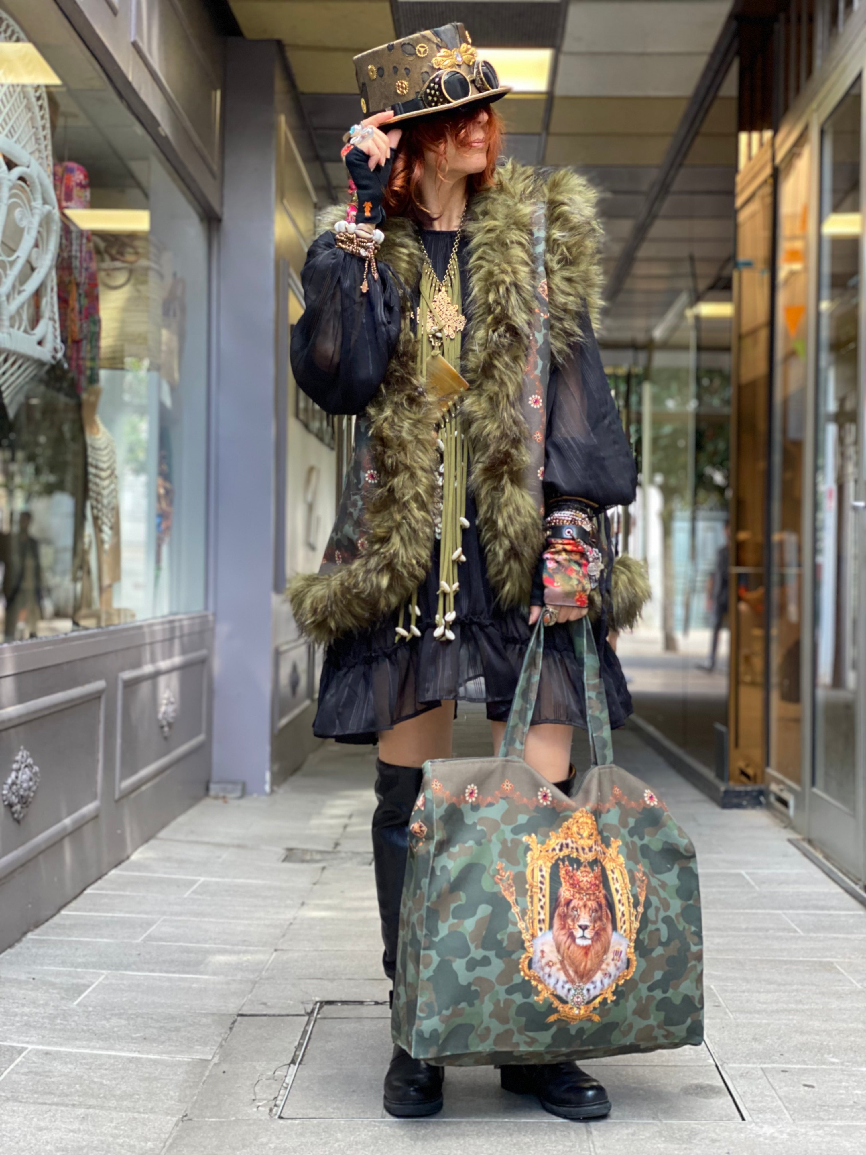 Diza Katherina Loretta Vest