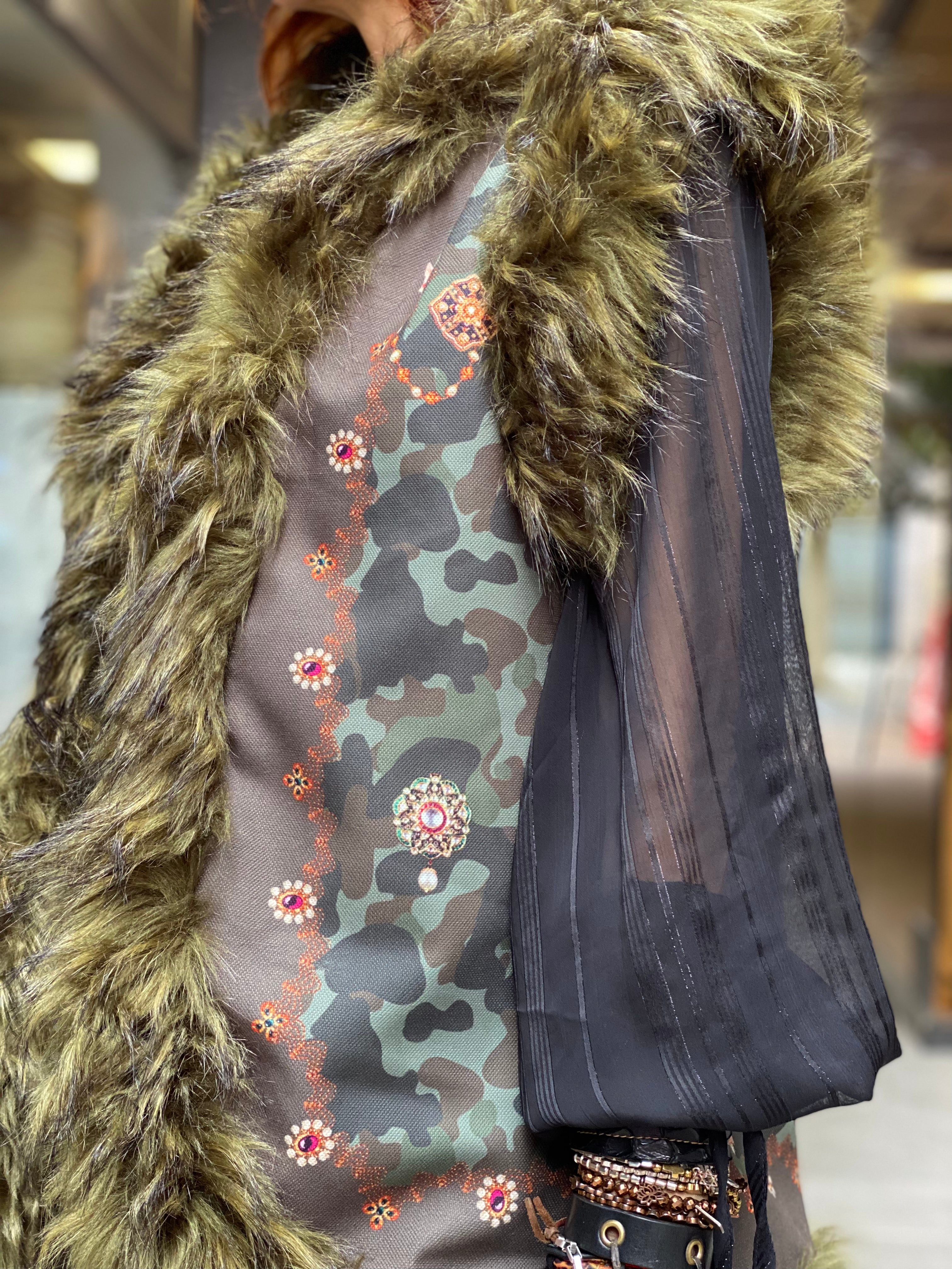 Diza Katherina Loretta Vest