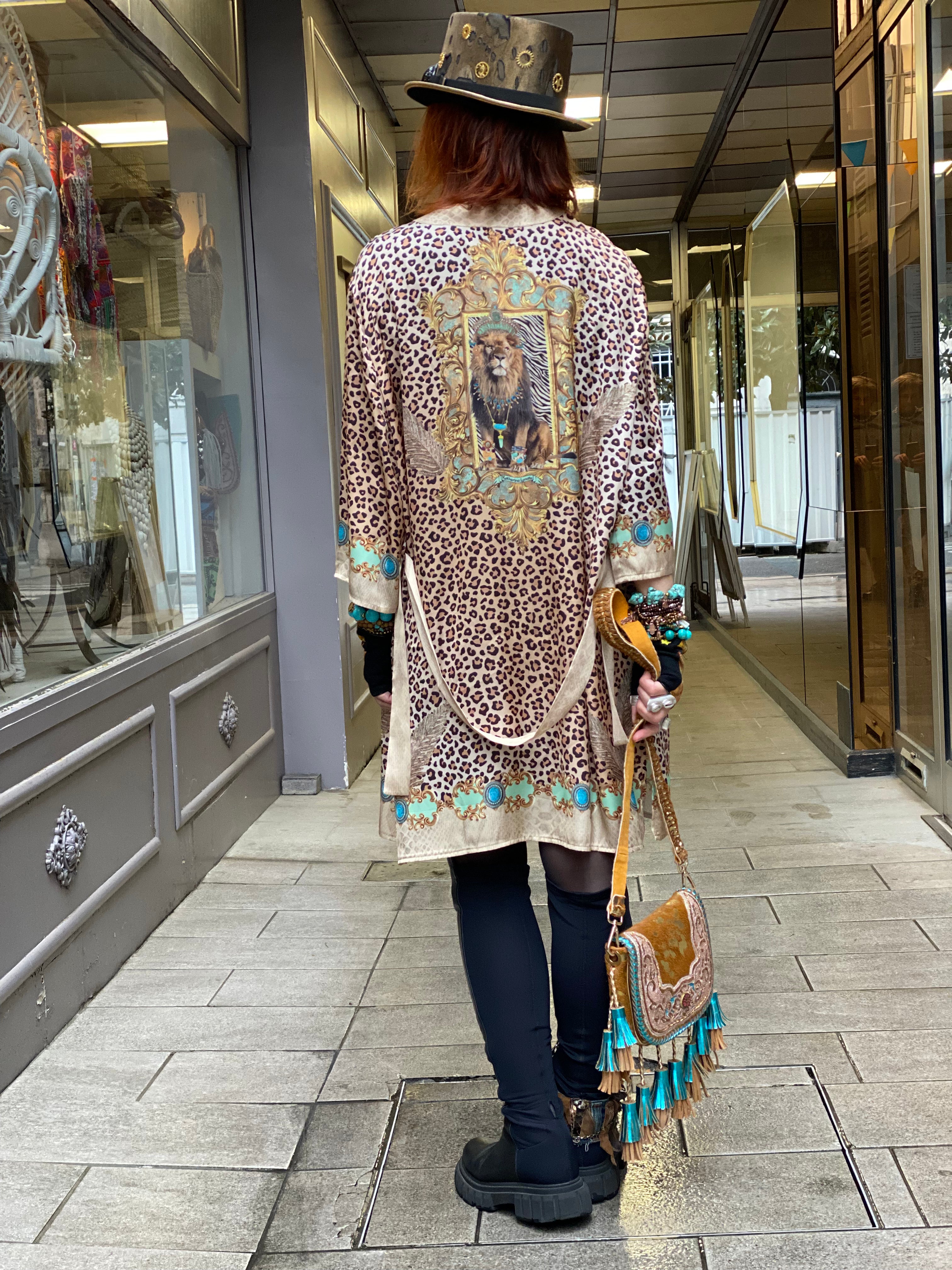 Levon Katherina Loretta Kimono