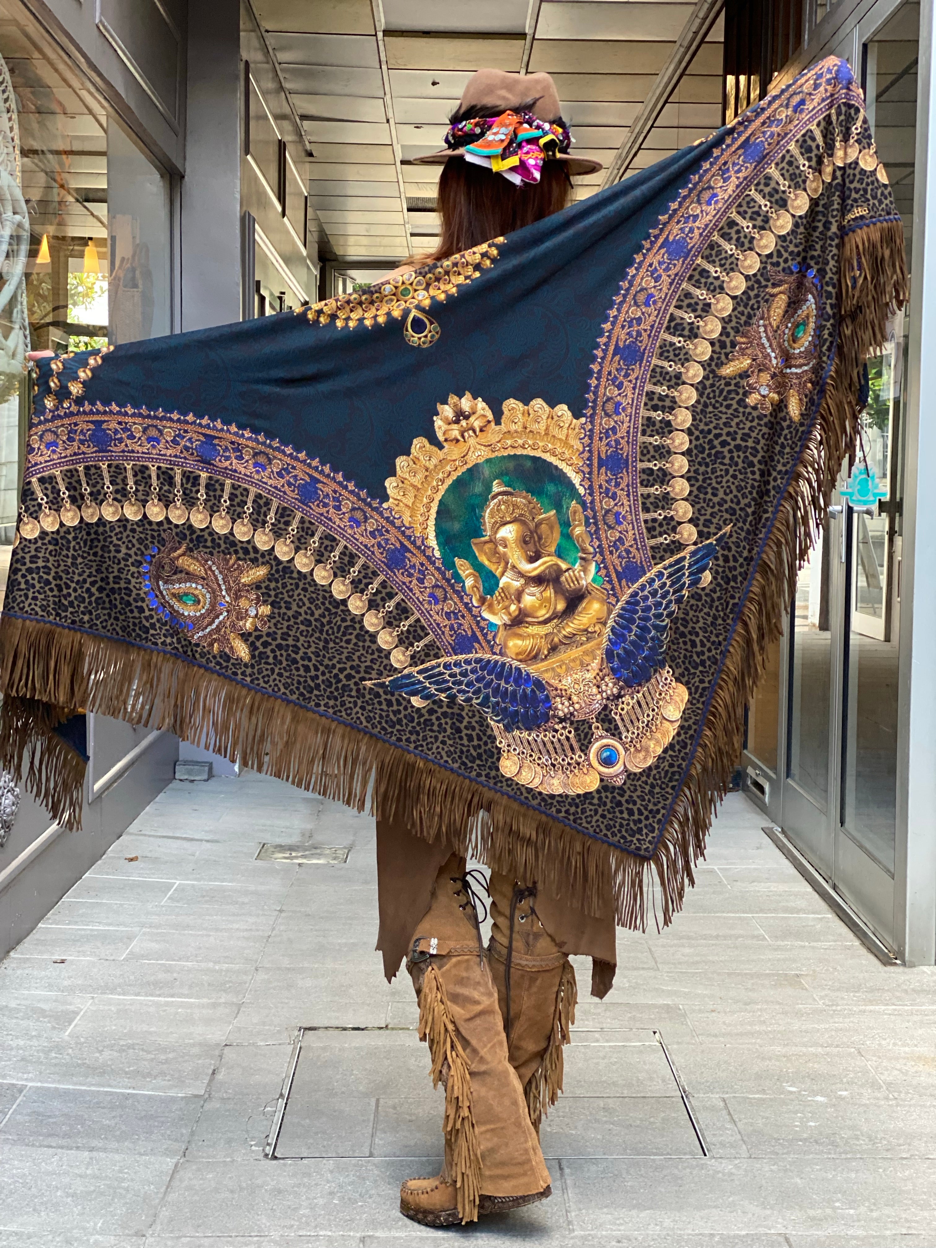 Gaya Shawl Katherina Loretta