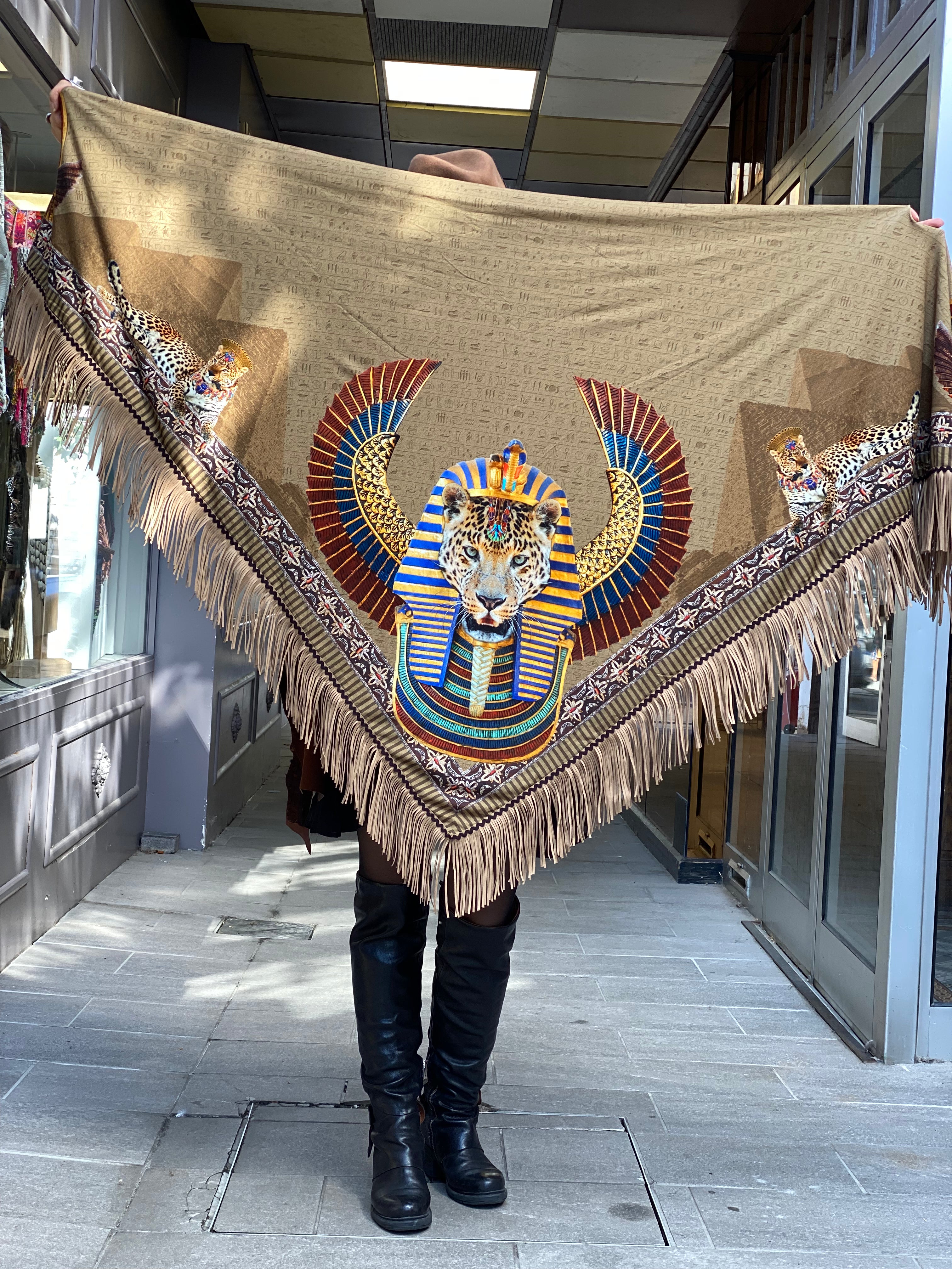 Yanara Katherina Loretta Shawl