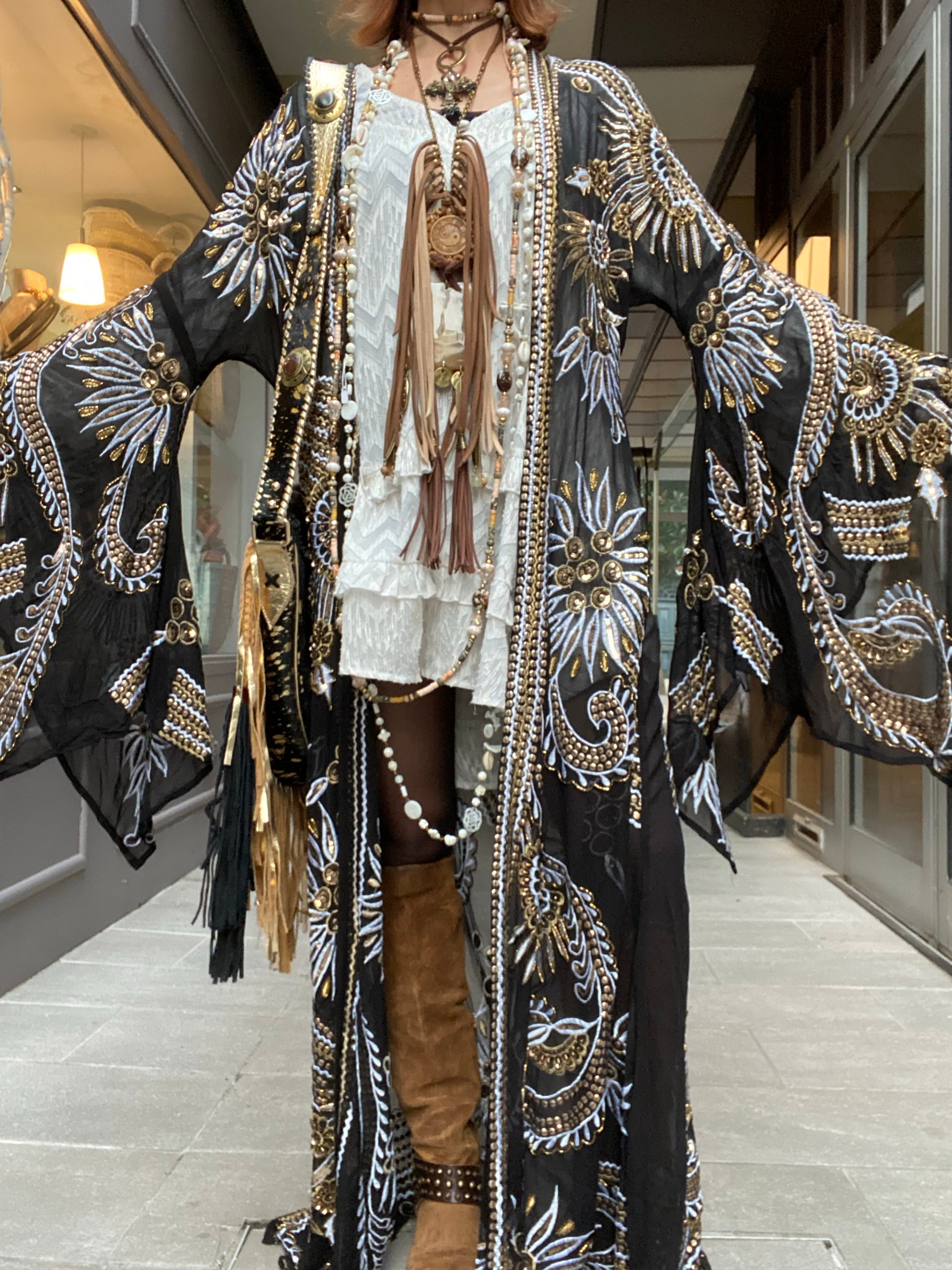 Mamz'elle Zoé long embroidered kimono