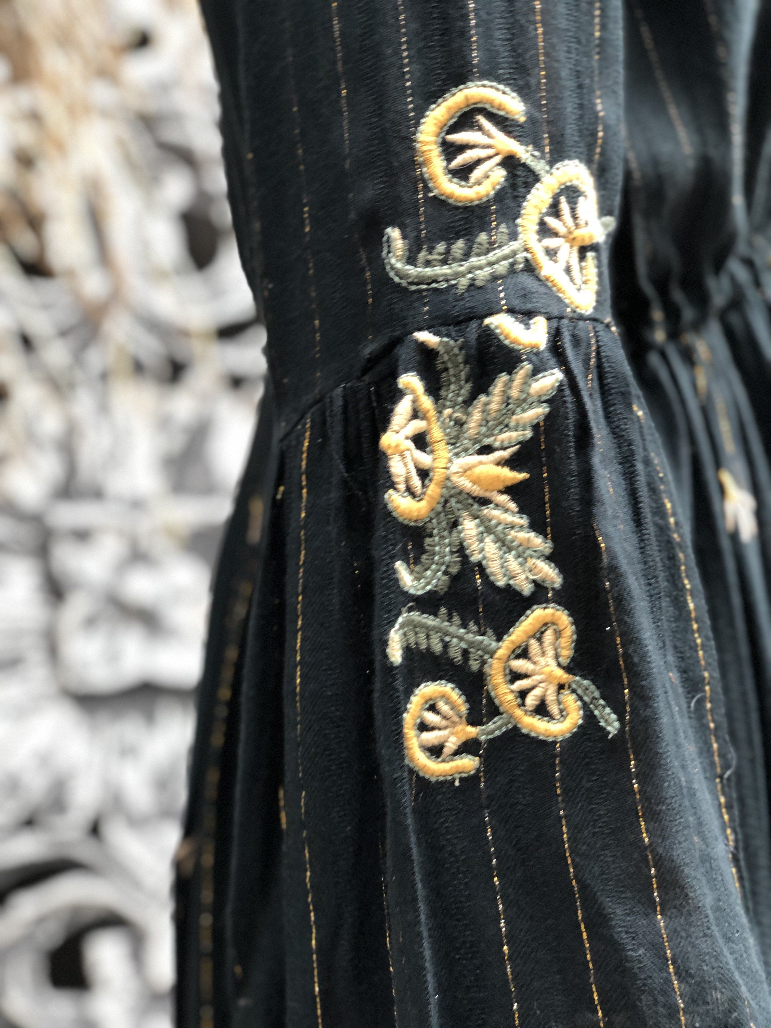 Robe Harmony Black Amenapih