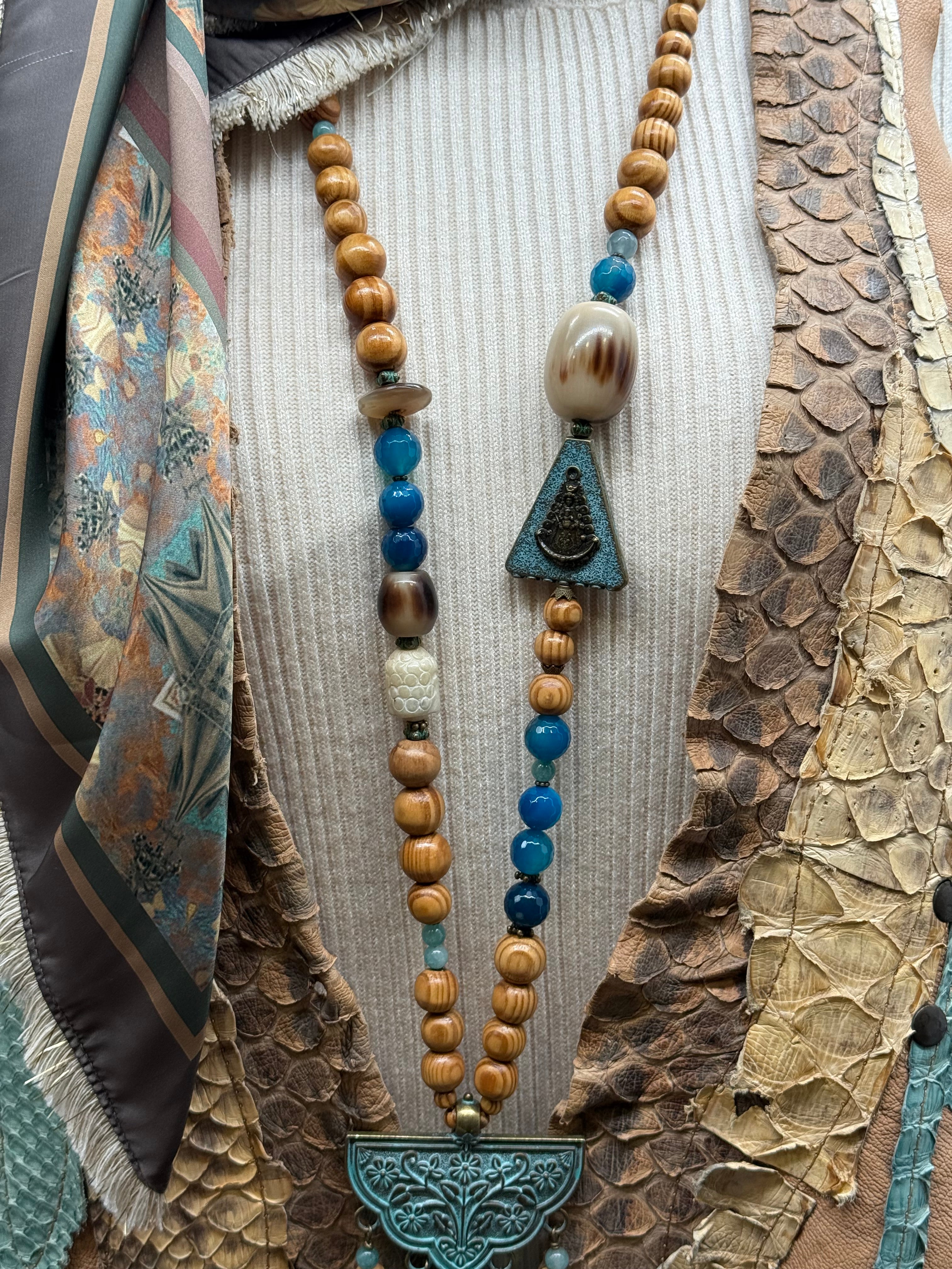 Sautoir pierre Sig de Tana