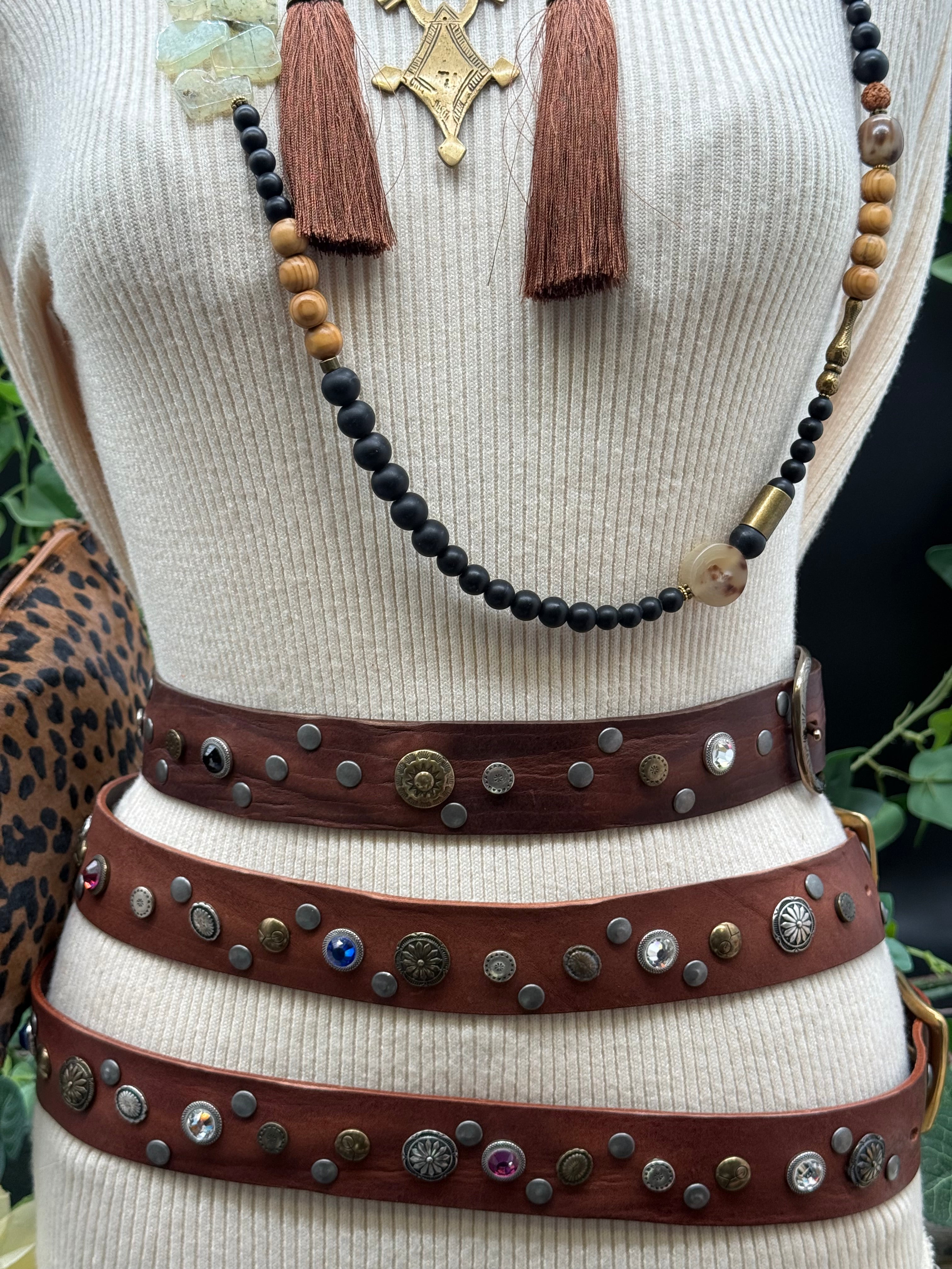Ceinture Rivets et Pierres Yolète