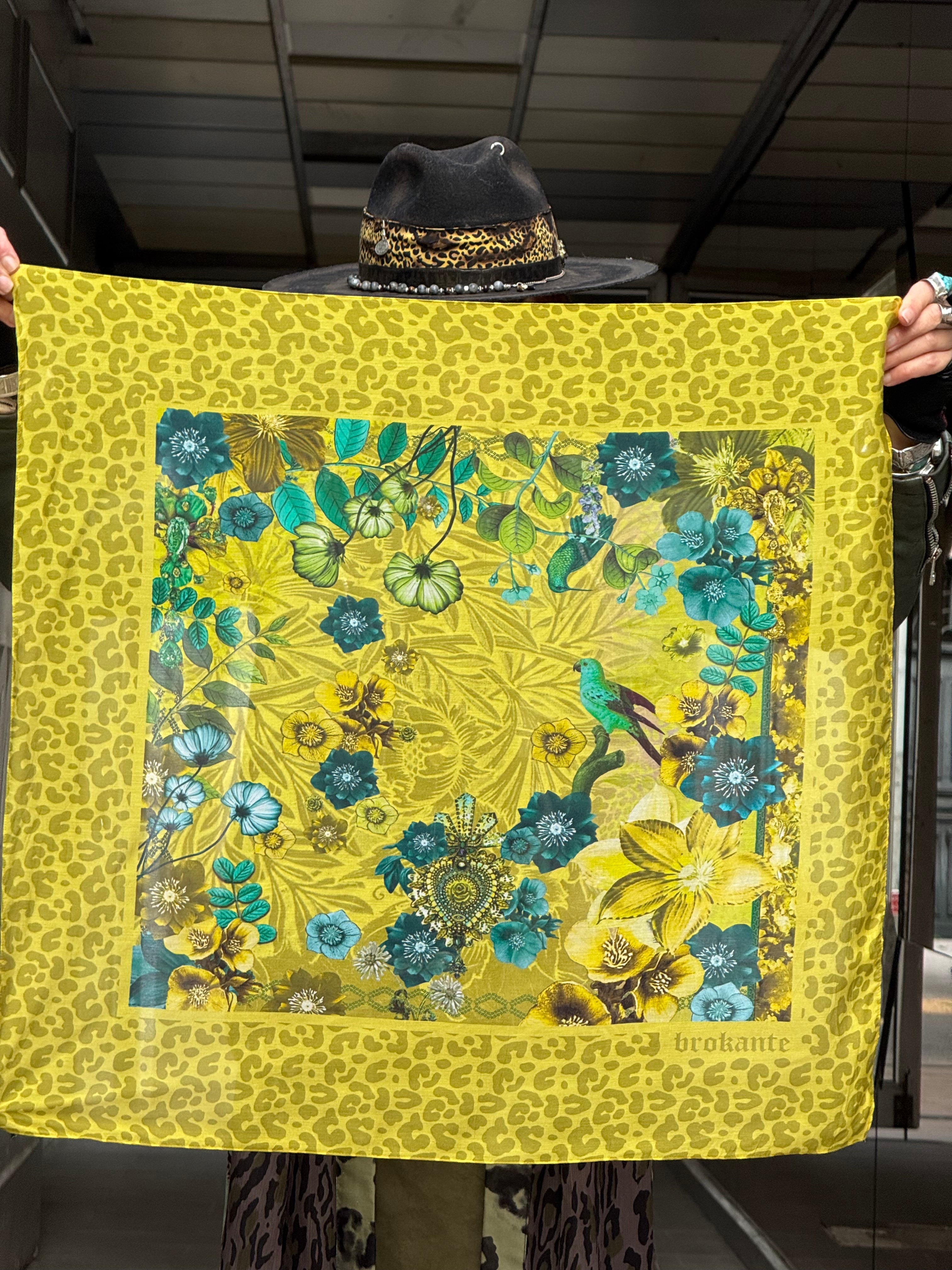 Carré Modal Amulette Citron Brokante