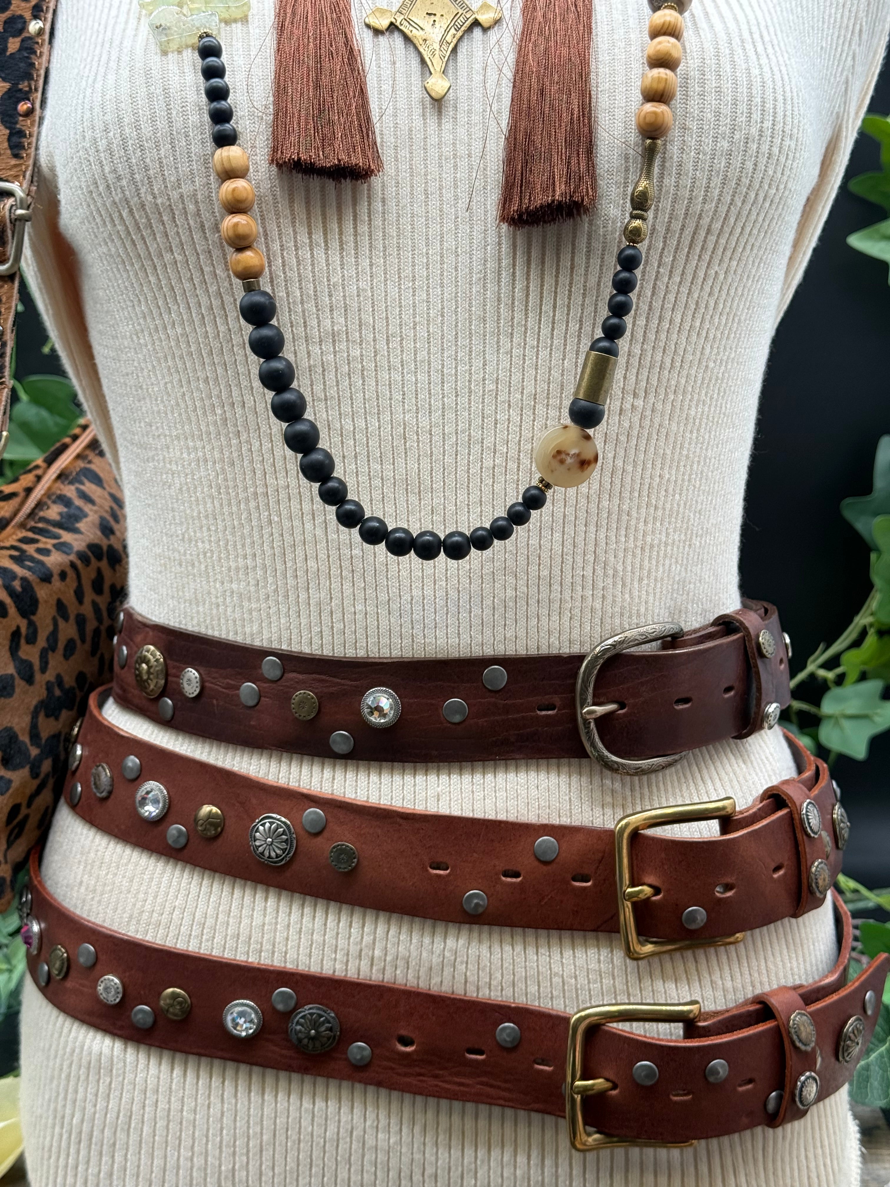 Ceinture Rivets et Pierres Yolète