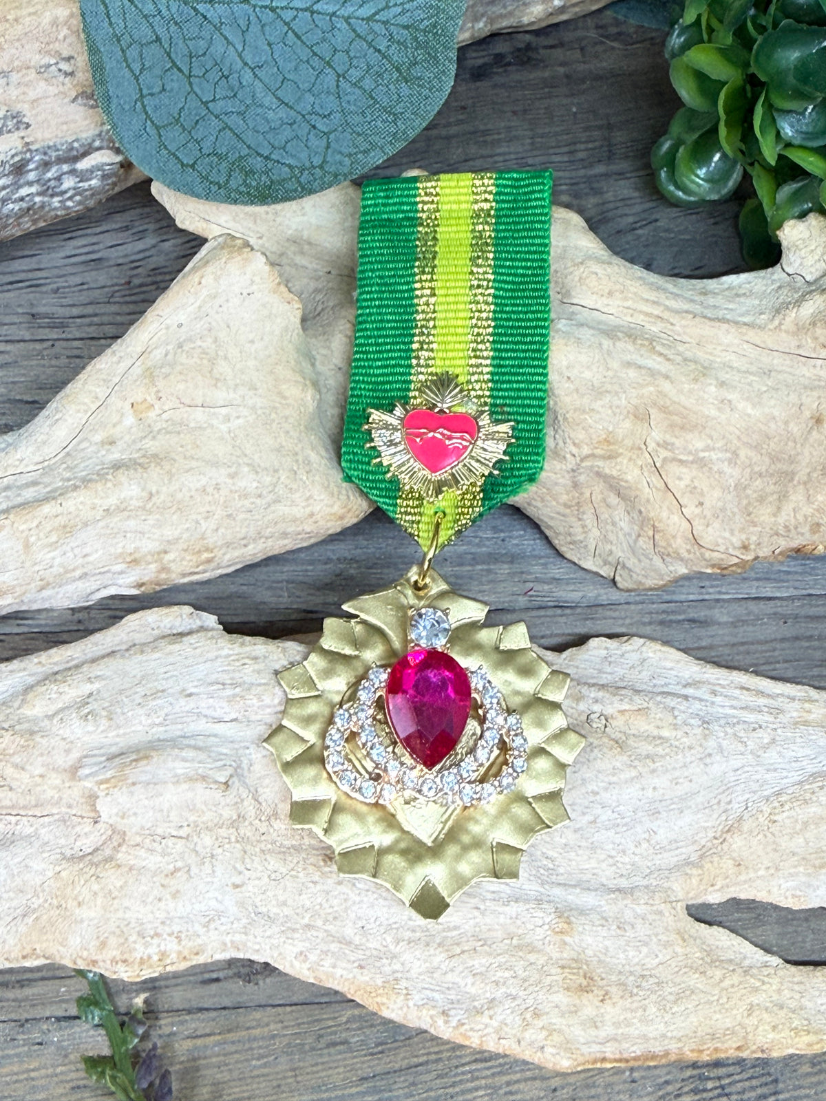 Broche/Médaille Azafran Rosa