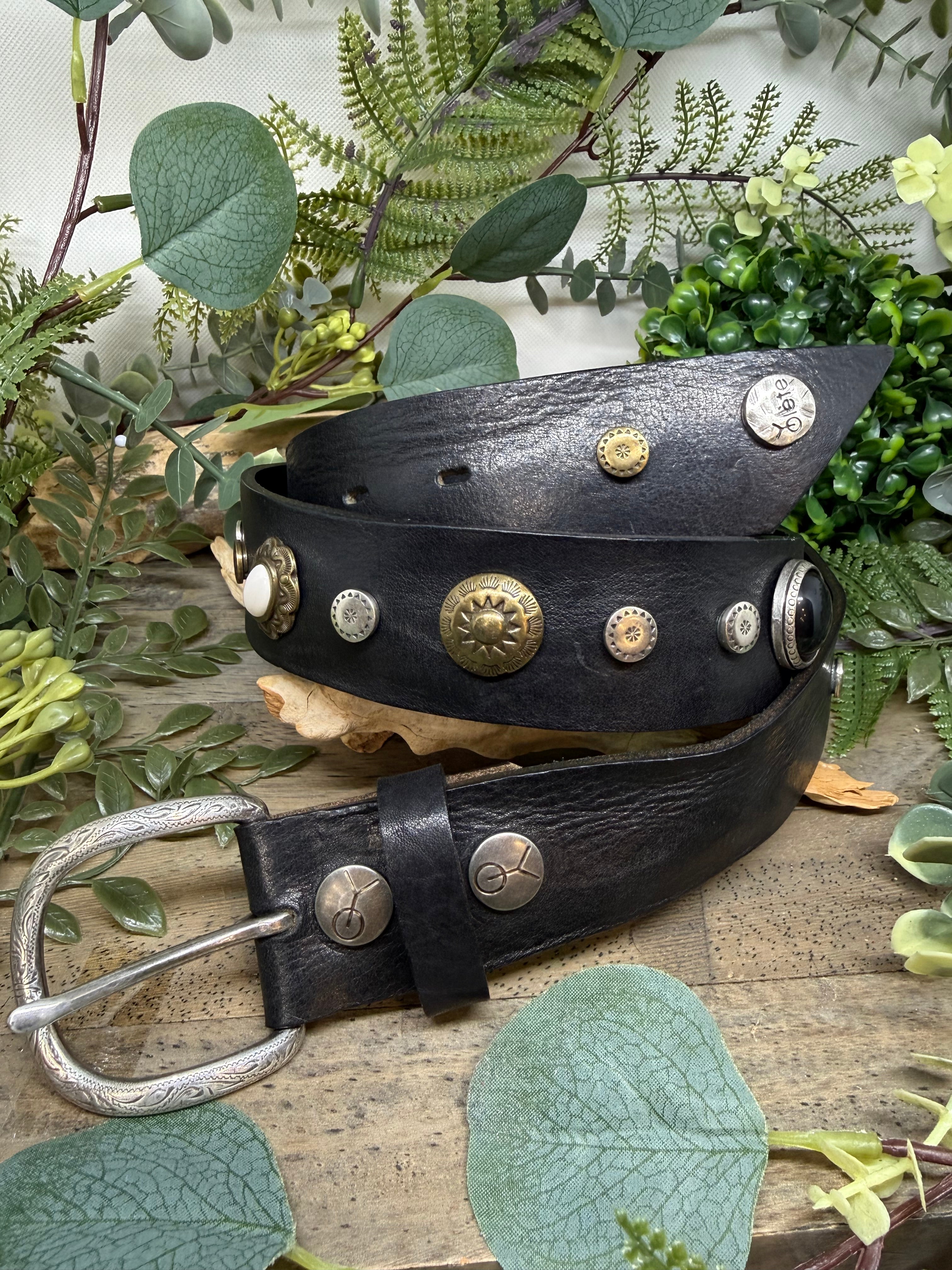 Ceinture Rivets et Cabochons Yolète
