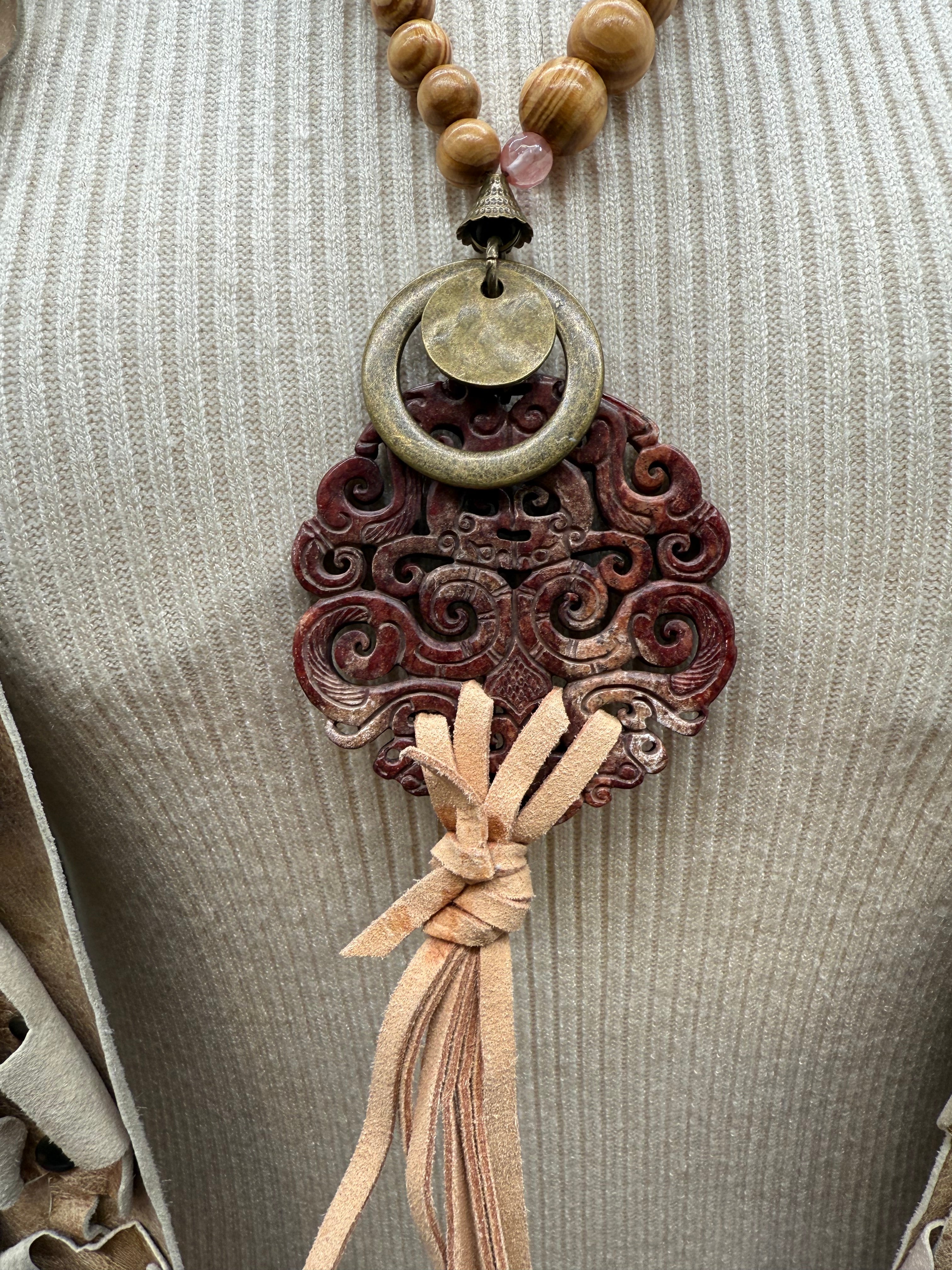 Sautoir pierre Sig de Tana