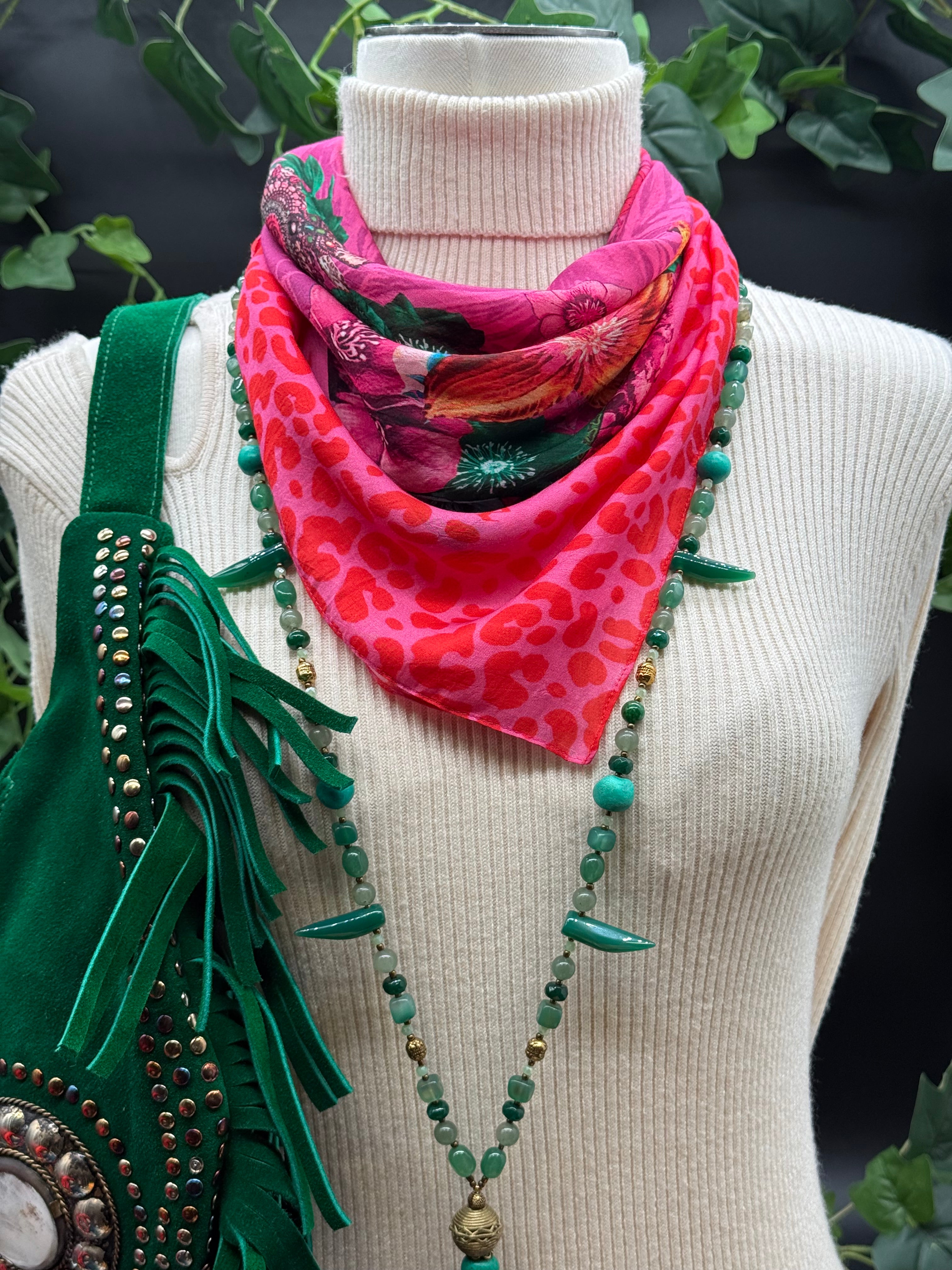 Carré Modal Amulette Rose Brokante