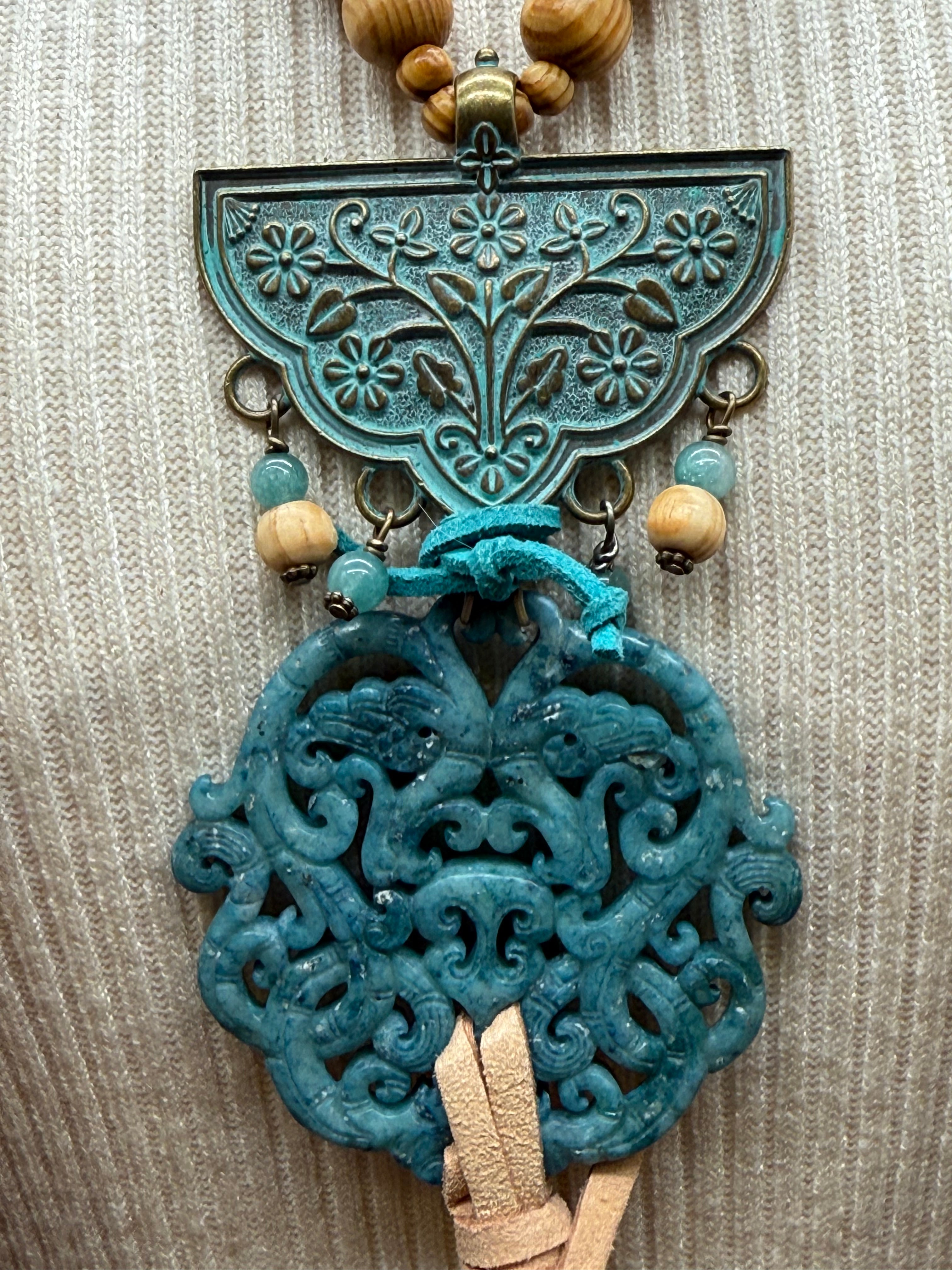 Sautoir pierre Sig de Tana